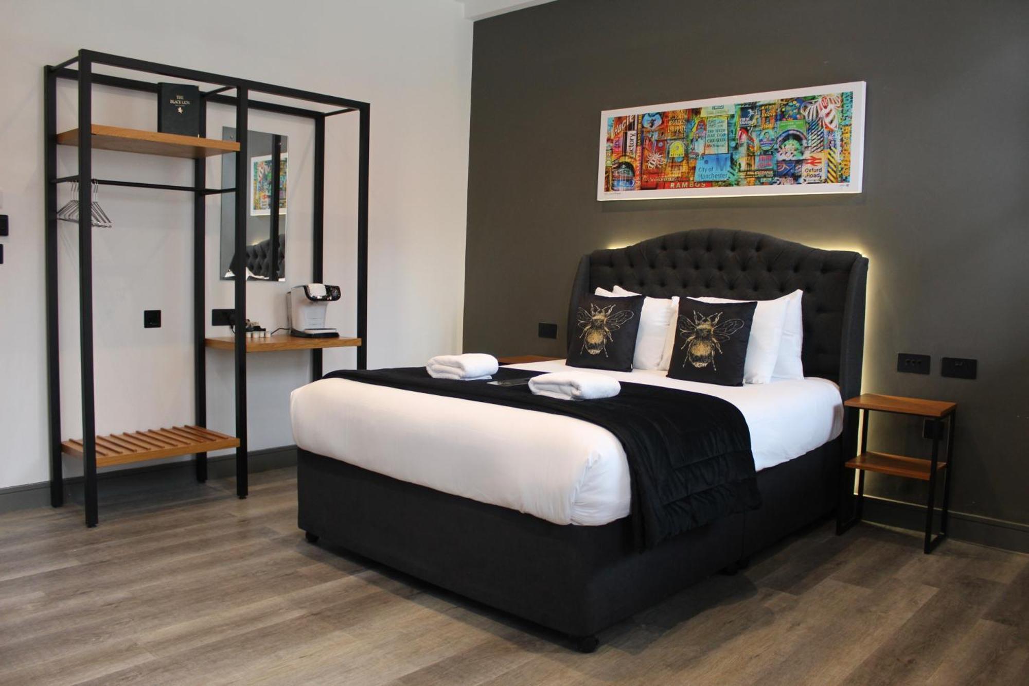 อารีนา แบลก ไลออน Bed & Breakfast ซัลฟอร์ด ภายนอก รูปภาพ